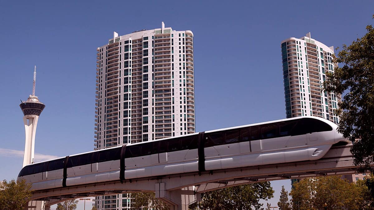 Turnberry Place and Las Vegas Monorail — Paradise Road and resort corridor