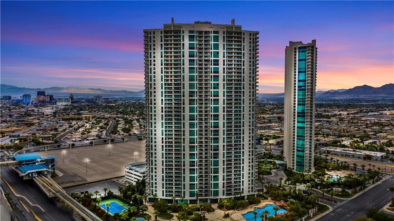 Turnberry Place Tower 2 - Sophisticated Strip Views